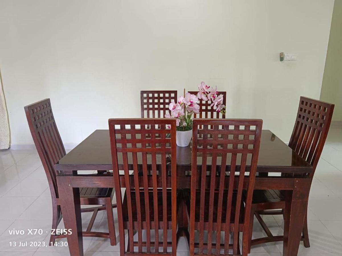 Homestay Yasmeen Marang Luaran gambar